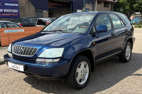 Deze Lexus RX uit 2002 was eigenlijk de eerste in zijn soort – Liefhebber gezocht