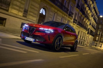 Alfa Romeo advertorial (ON108664)