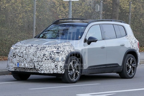 Mercedes-Benz GLB doet nog maar eens wat kleren uit