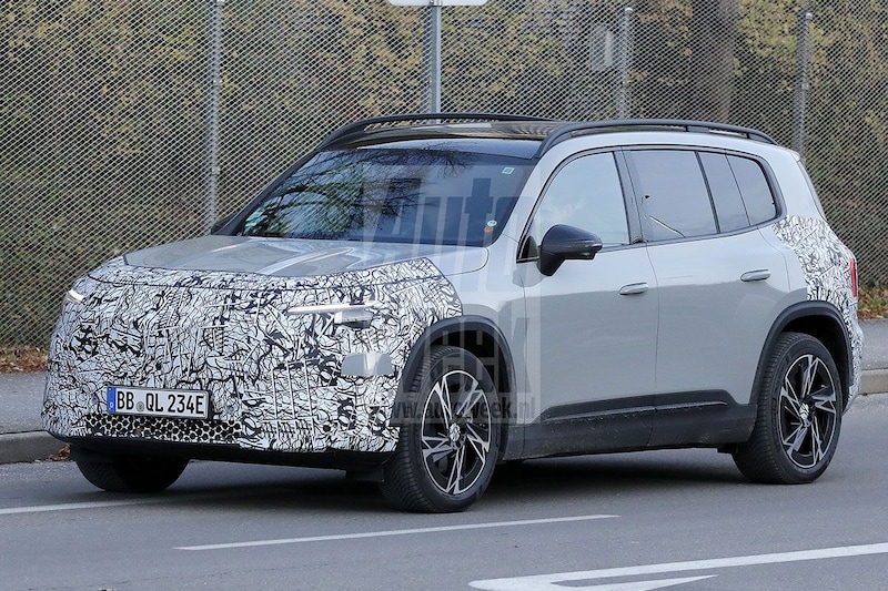 Mercedes-Benz GLB spyshots