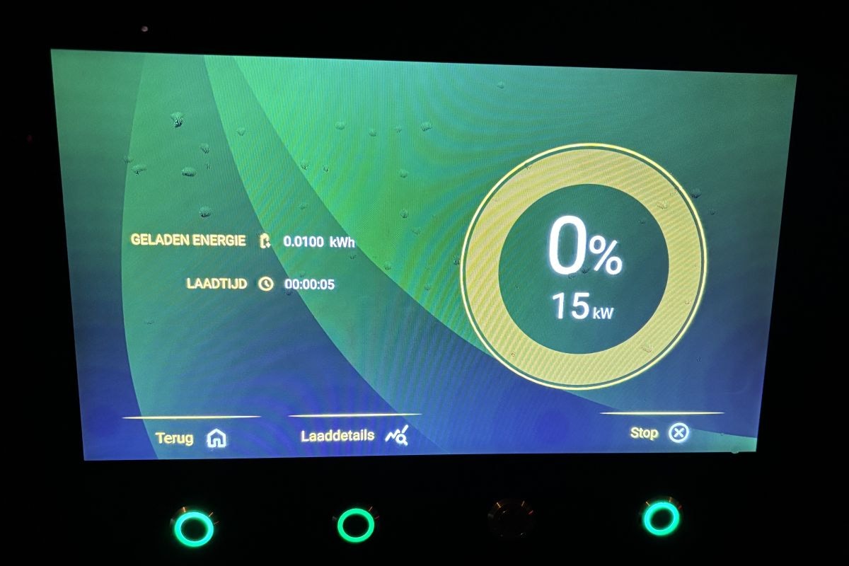 display laadpaal fastned