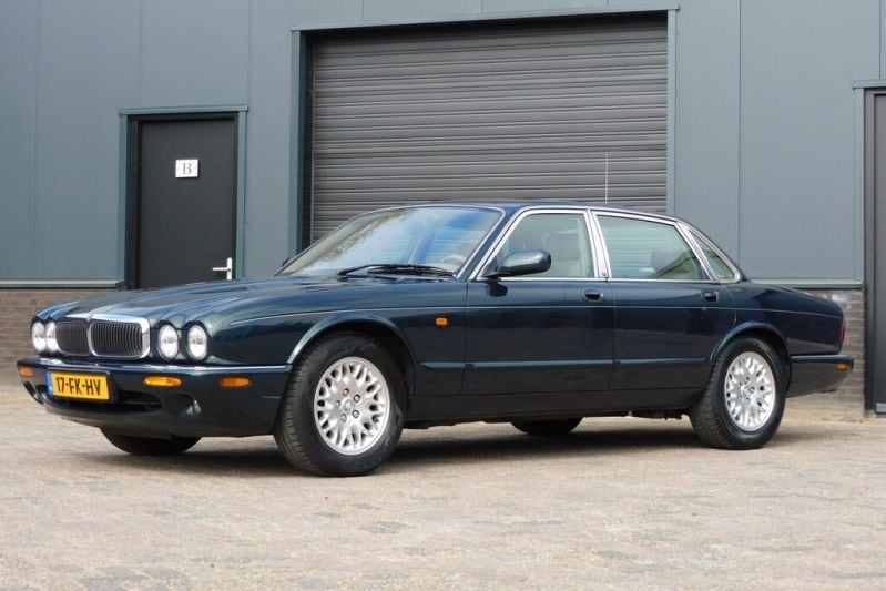 Jaguar XJ