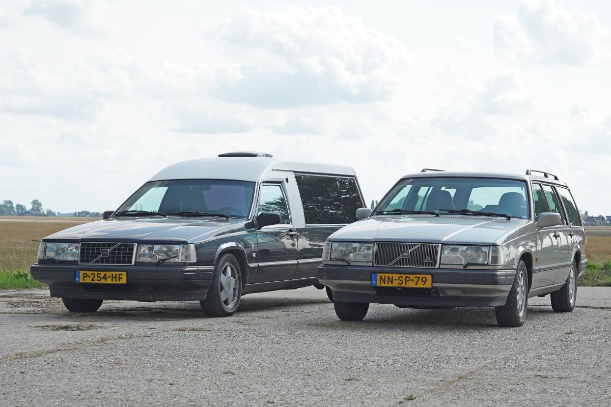 Volvo 940 lijkwagen omgebouwd tot camper