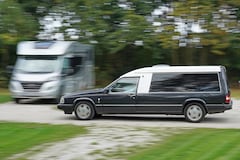  Volvo 940 lijkwagen omgebouwd tot camper