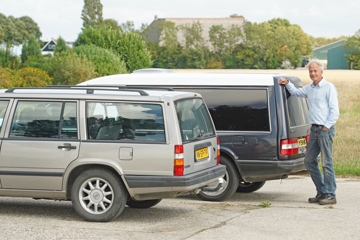 Volvo 940 lijkwagen omgebouwd tot camper