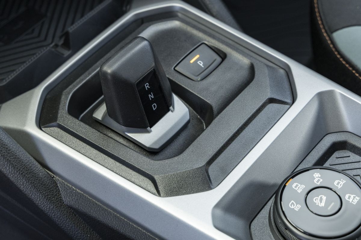 Dacia Duster Hybrid-G 150 4x4 (2025) - interieur