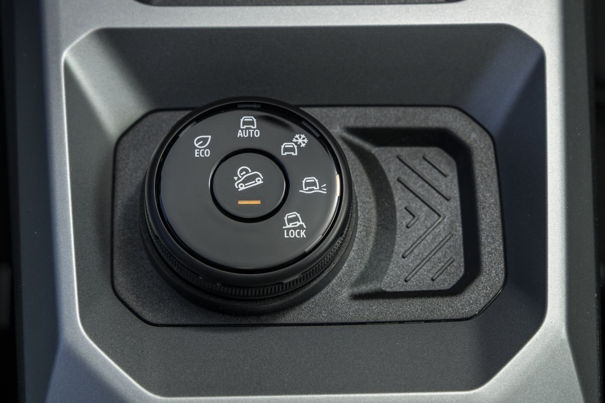 Dacia Duster Hybrid-G 150 4x4 (2025) - interieur