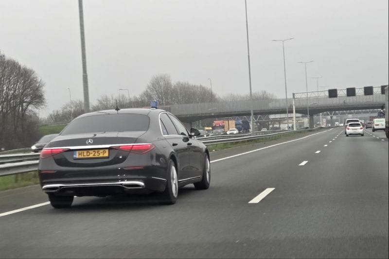 Pantserslees limousines politie file snelweg S-klasse X5