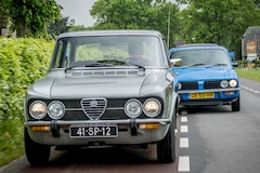 Alfa Romeo Giulia en Triumph Dolomite, klassiekers, sedans