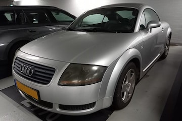 Audi TT (zonder achterspoiler) in het wild
