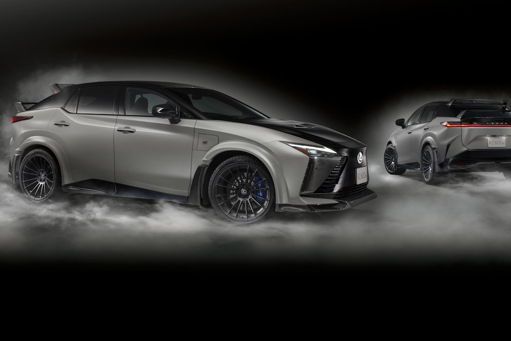 Lexus RZ heel dik aangekleed als F Sport Performance