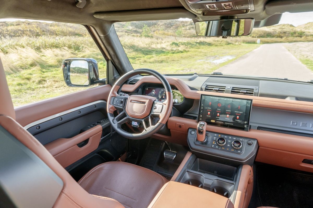 Land Rover Defender Octa