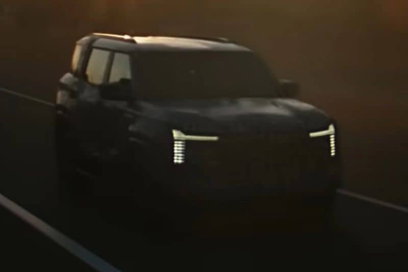 Mitsubishi Pajero teaser