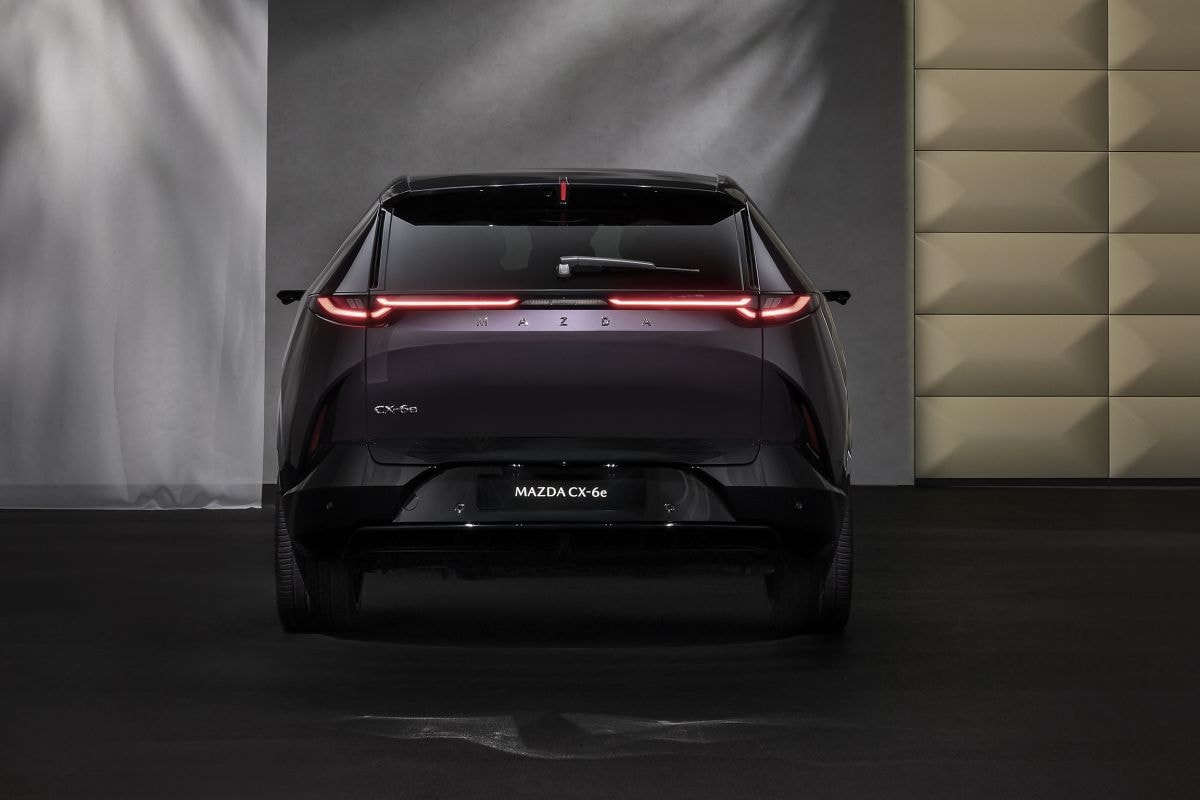 Mazda CX-6e