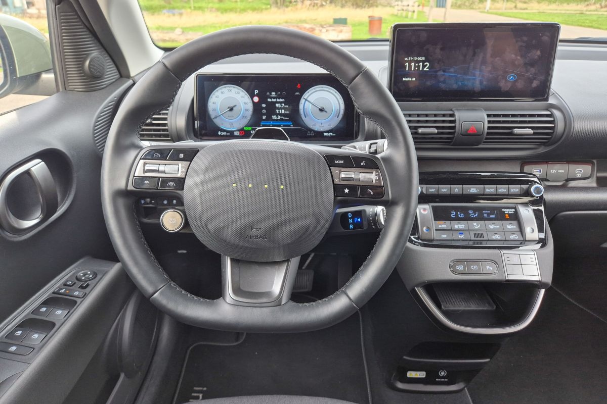 Hyundai Inster Daihatsu Move Custom kei-car