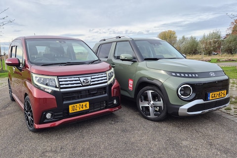 De Hyundai Inster is net een kei-car, blijkt naast deze Daihatsu Move Custom