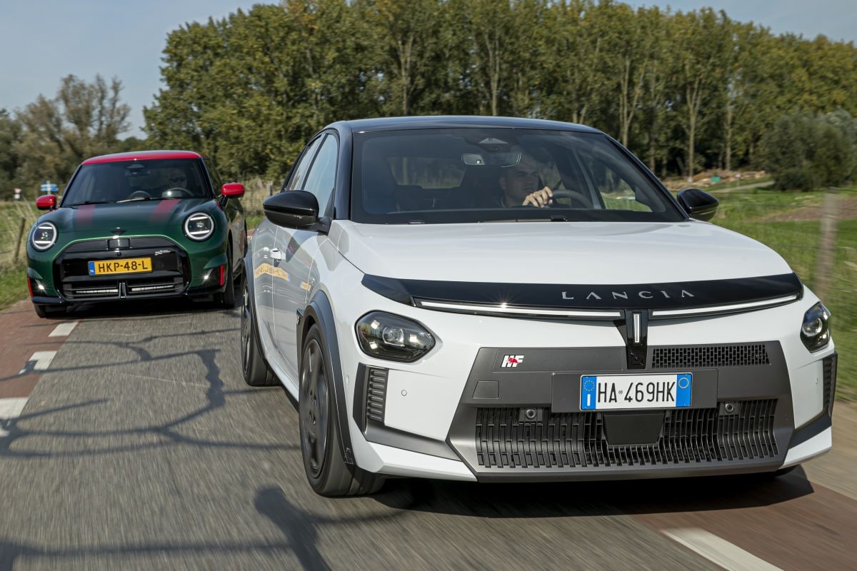 Lancia Ypsilon HF vs Mini JCW electric