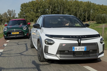 Lancia Ypsilon HF vs Mini JCW electric