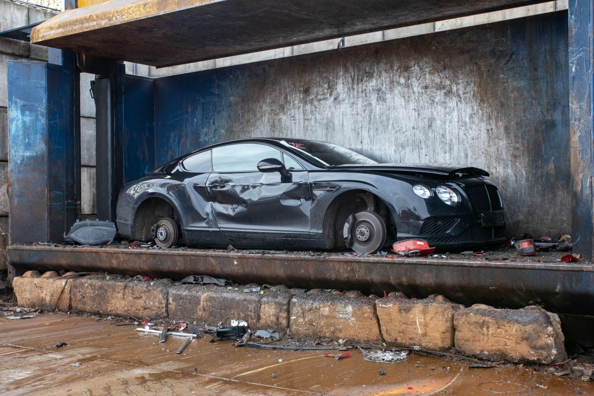 Sloop Bentley Continental GT Mercedes-AMG S63 Coupé