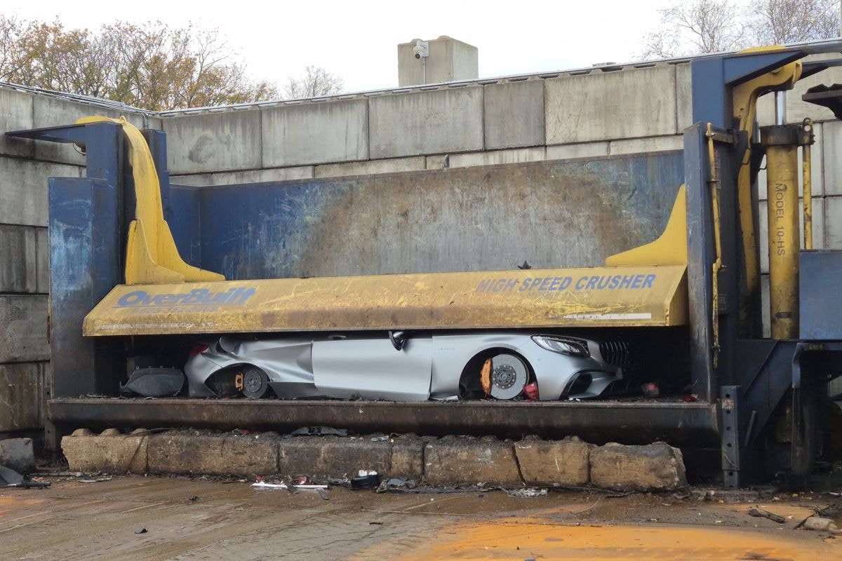 Sloop Bentley Continental GT Mercedes-AMG S63 Coupé