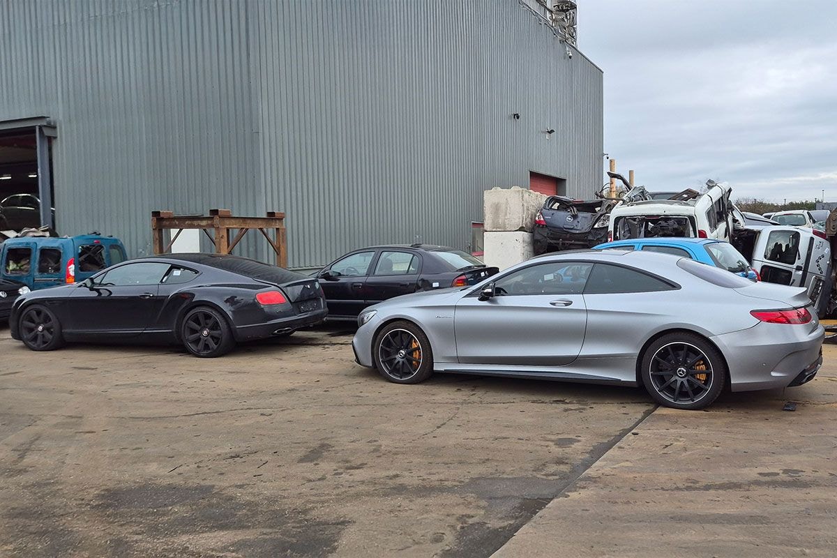 Mercedes S63 AMG coupe Bentley continental sloop