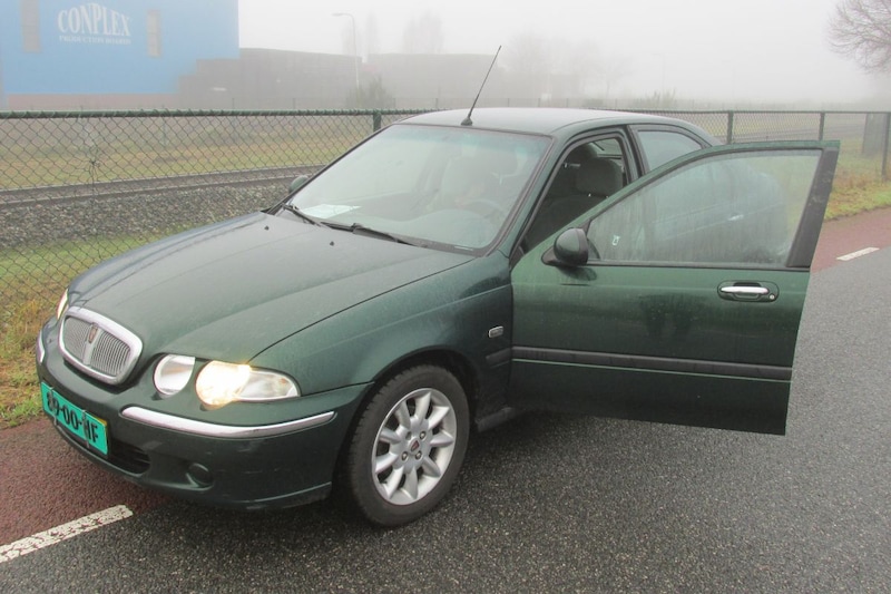 Als 16-jarige ging Samuel voor een andere club dan leeftijdgenoten: Rover 45 1.6 Club