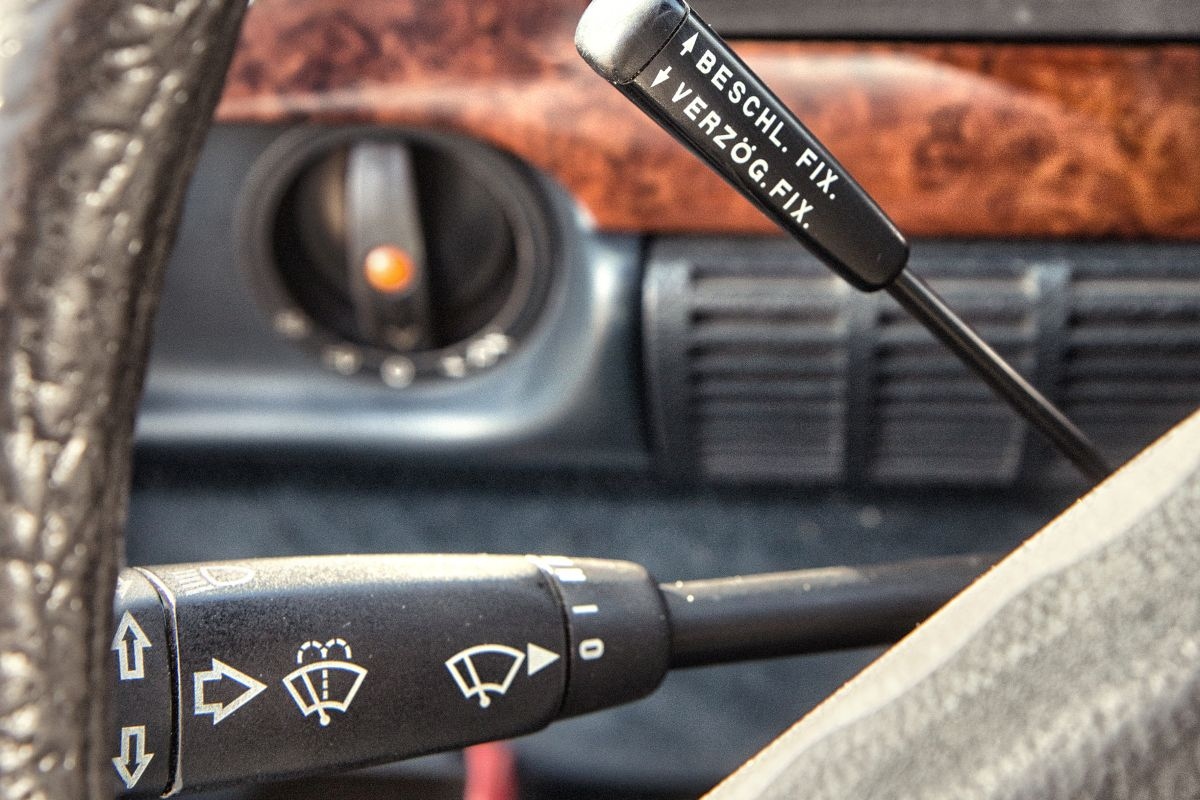 Mercedes-Benz 450 SEL 6.9