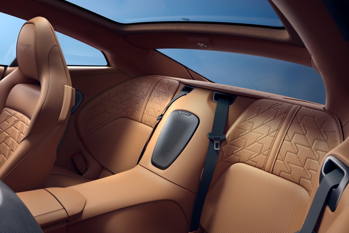 Aston Martin Vanquish 2027