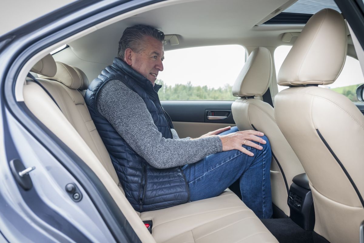 occasion dubbeltest Lexus IS300h Volvo S60 B4