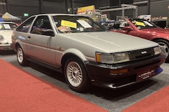 Toyota AE86 op een klassiekerbeurs, show, Hachiroku