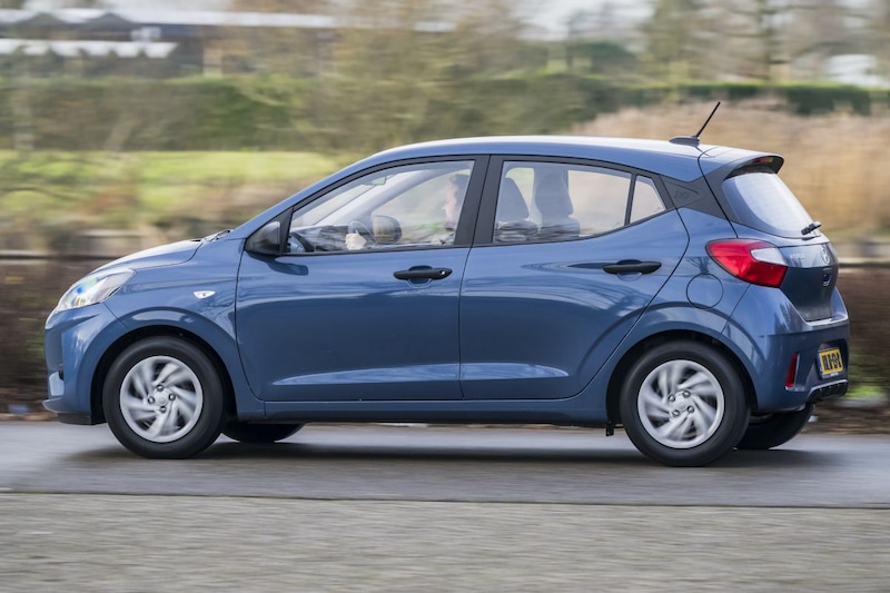 Markt voor nieuwe auto's met enkel brandstofmotor zakt verder in