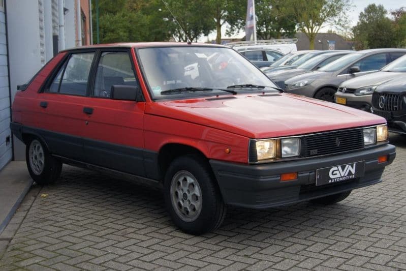 Voor deze Renault 11 moet je aardig diep in de buidel tasten - Liefhebber gezocht