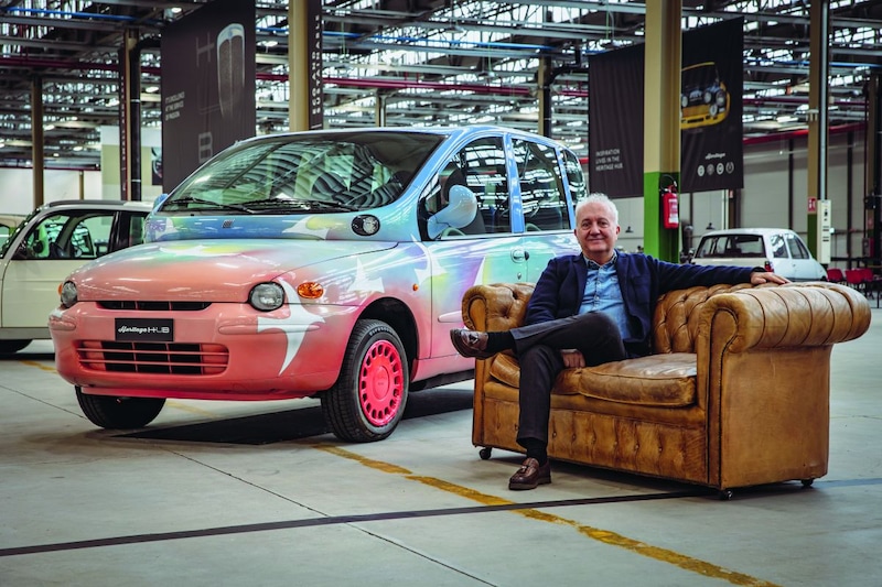 Ontwerper 'lelijkste auto ter wereld' is trots op zijn werk, maar hij tekende ook retro 500