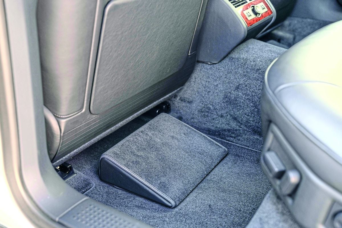 achterin een Audi A8 Lang W12