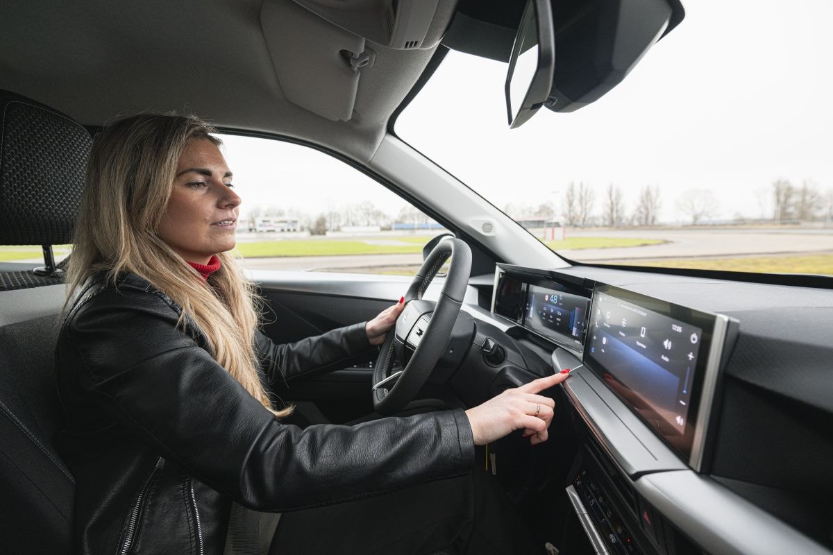 AutoWeek AvroTros Radar bedieningstest