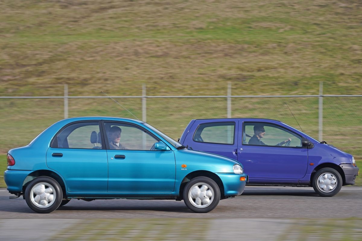 Mazda 121 en Renault Twingo