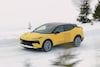 Lotus Eletre in de sneeuw