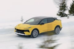 Lotus Eletre in de sneeuw