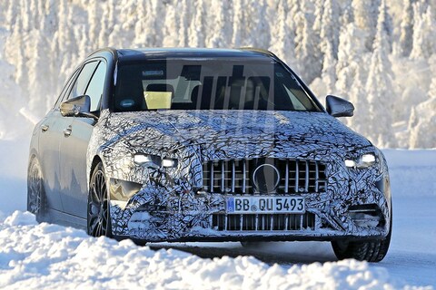 Het is jammer dat we de motor van deze gefacelifte Mercedes-AMG C-klasse niet kunnen zien
