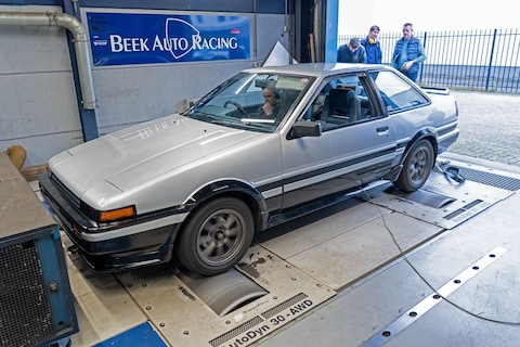 Toyota Sprinter Trueno Apex Twin Cam 16 (1983) - Op de rollenbank