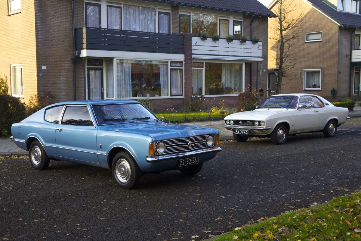 Ford Taunus Coupé vs Opel Manta klassiekers jaren 70