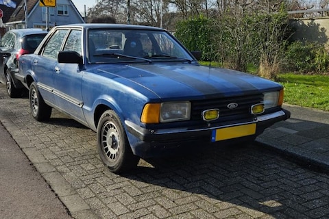 Deze Ford Taunus lijkt nog vooral een werkpaard - In het wild