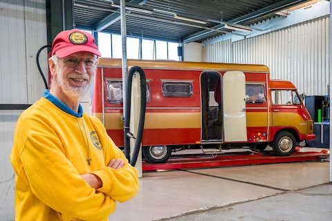 Mercedes-Benz L206D met Hebo-opbouw - Camper op de brug