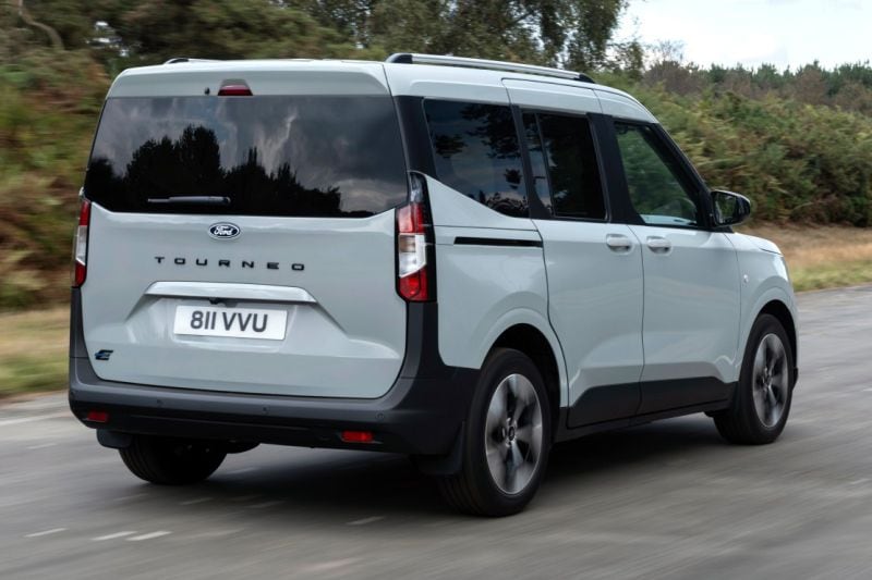 Ford E-Tourneo Courier