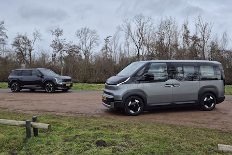 De Kia PV5 is veel ruimer en goedkoper dan de EV9, maar er is nog reden om voor de SUV te kiezen