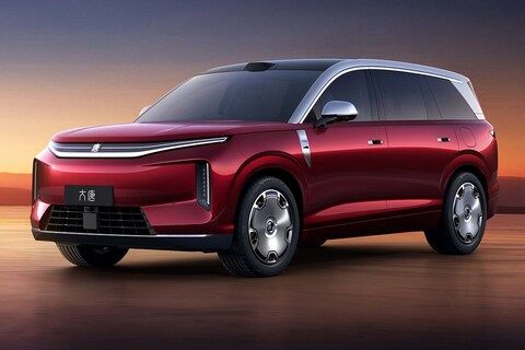 De BYD Great Tang is groot en kan indrukwekkend snel opladen