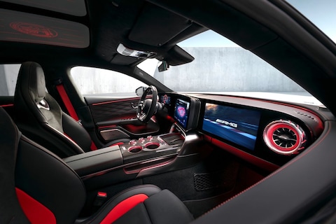 Opvallend veel knoppen voor gloednieuwe Mercedes-AMG GT 4-Door