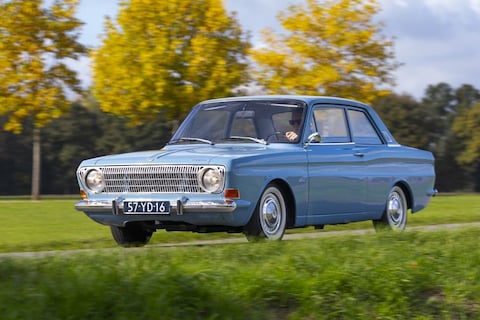 Ford 12M P6 1300 (1968) - Taunus-voorganger met voorwielaandrijving rijdt goed