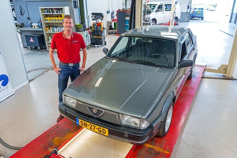 Na 13 jaar in een Alfa Romeo 75 1.6 kocht Jeroen Westerhuis (46) de ultieme 75 met 3.0 V6
