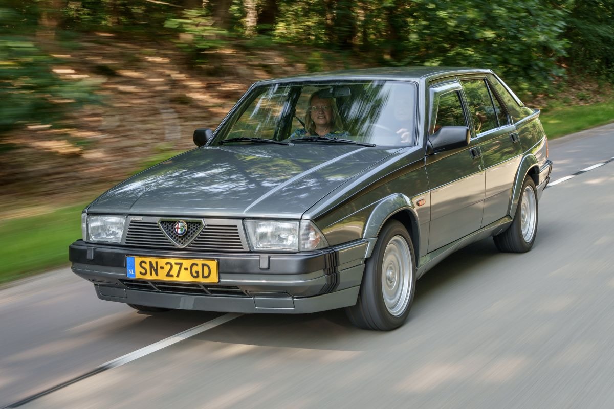 Alfa Romeo 75